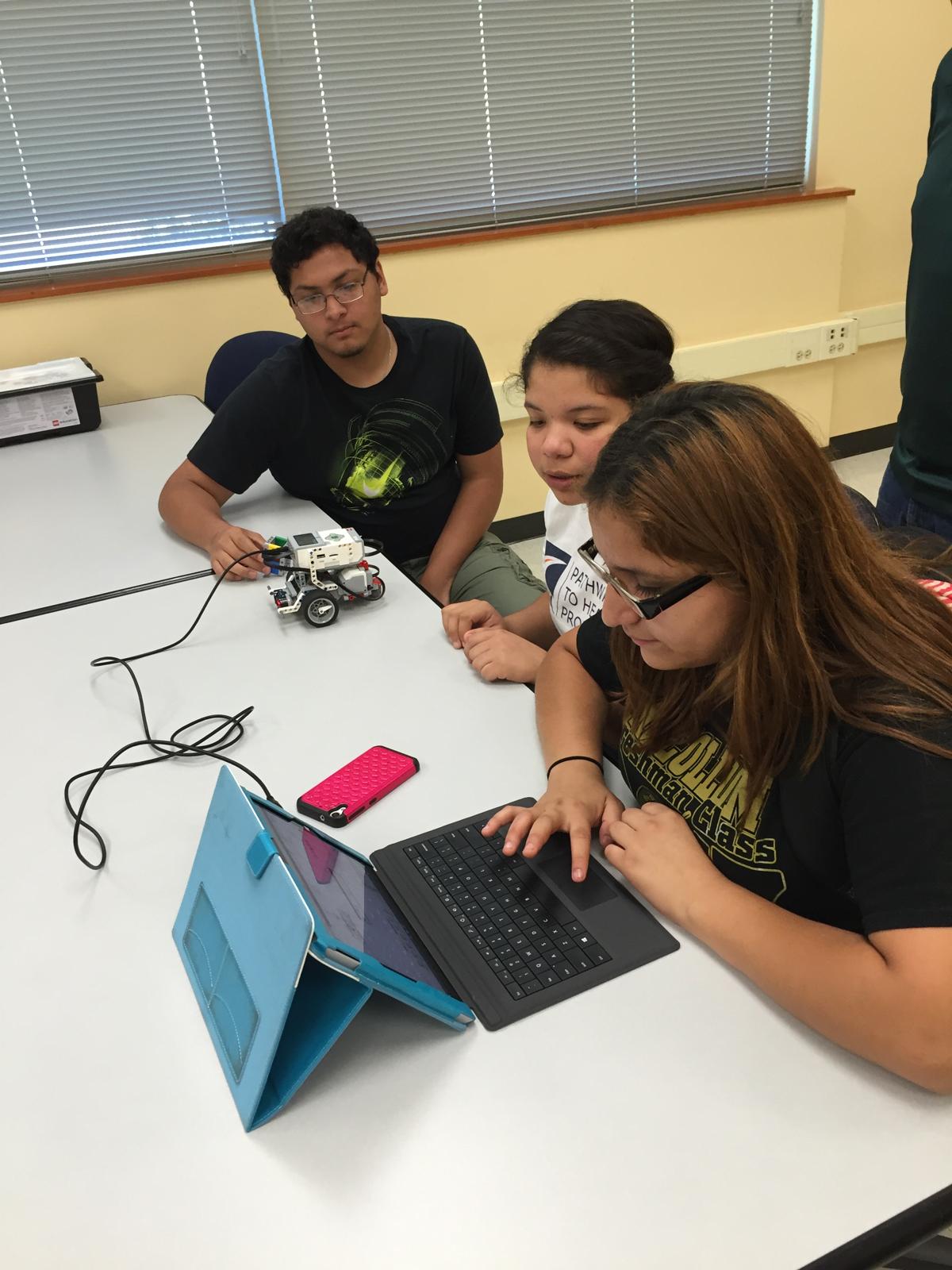 Students taking part in an LNESC STEM activity